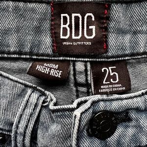 Urban Outfitters BDG Mom High-Rise Denim Jeans size 25